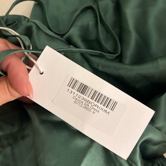 NWT reformation davina green silk long sleeve midi open back dress! - Picture 4 of 7